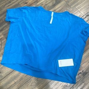 Lululemon back in action short sleeve top size 20